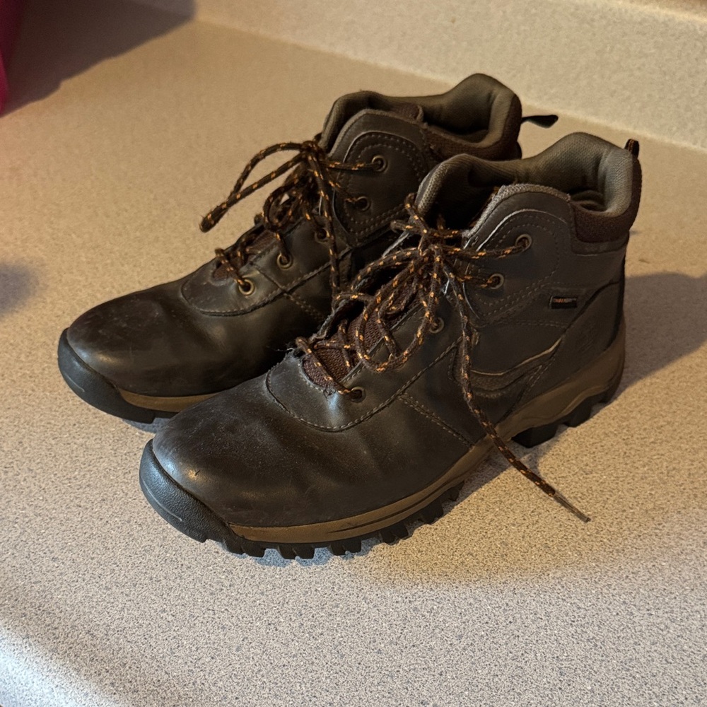 Boys Timberline Hiking Boots